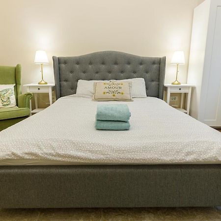 Beautiful Apartment In Heart Of Historical Center 티미쇼아라 외부 사진