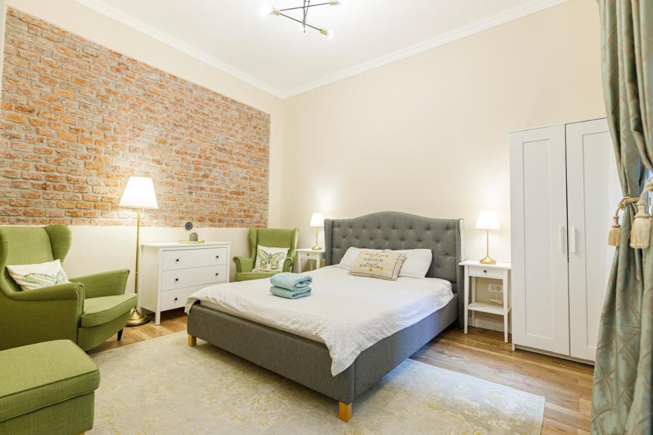 Beautiful Apartment In Heart Of Historical Center 티미쇼아라 외부 사진